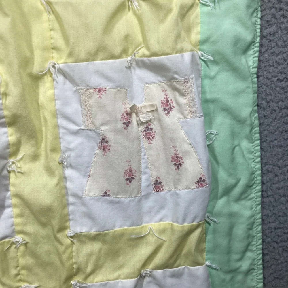 Handmade Vintage Baby Lap‎ Quilt Green Yellow 3D Applique Patchwork Blanket FLAW